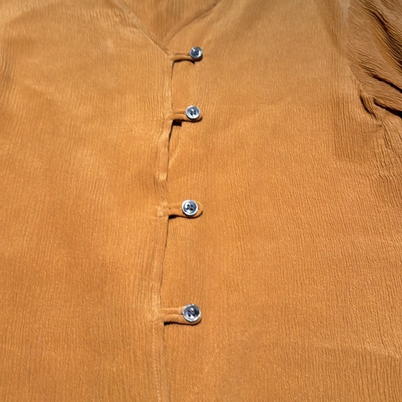 Lady Madeira vintage 100% silk mustard plisse blouse size small - Picture 3 of 4